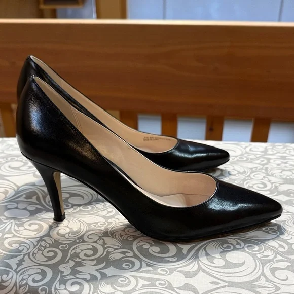 Cole Haan leather pumps - Picture 1 of 7